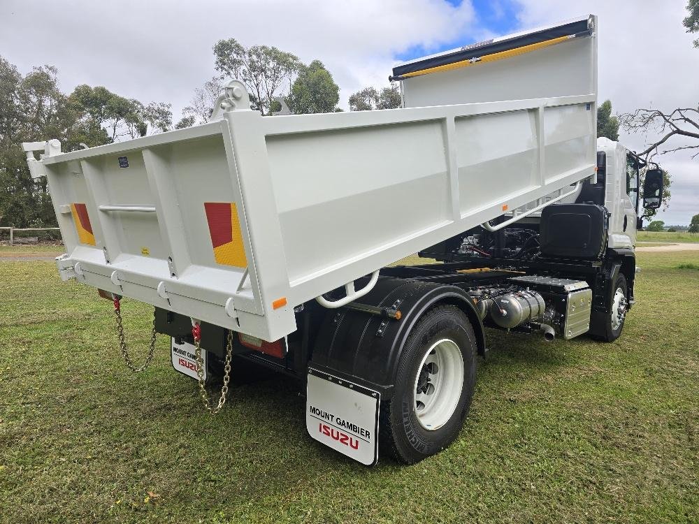 2026 Isuzu F Series FVD 170-300 AT R47 image 3