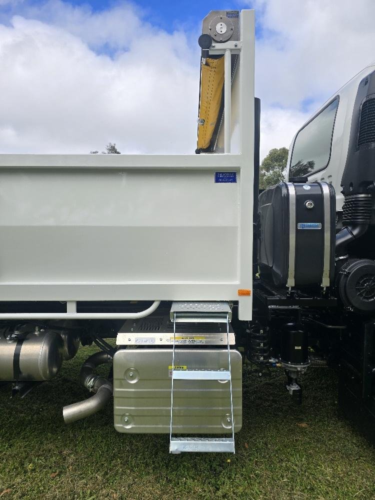 2026 Isuzu F Series FVD 170-300 AT R47 image 10