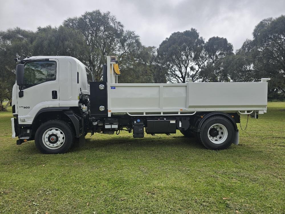 2026 Isuzu F Series FVD 170-300 AT R47 image 7