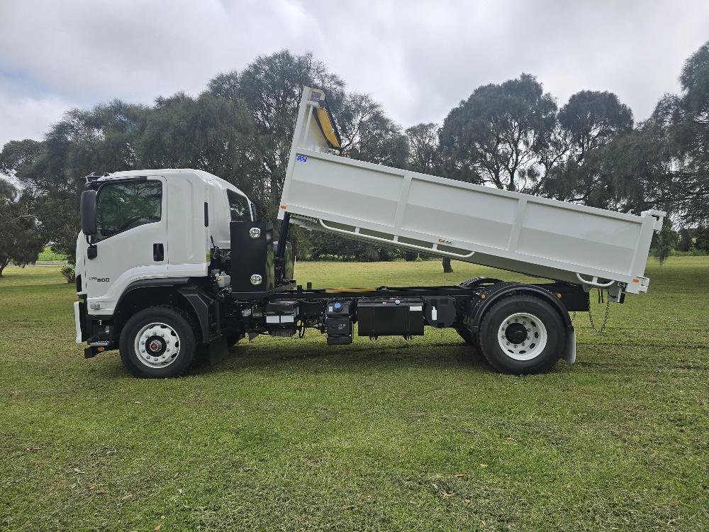 2026 Isuzu F Series FVD 170-300 AT R47 image 9