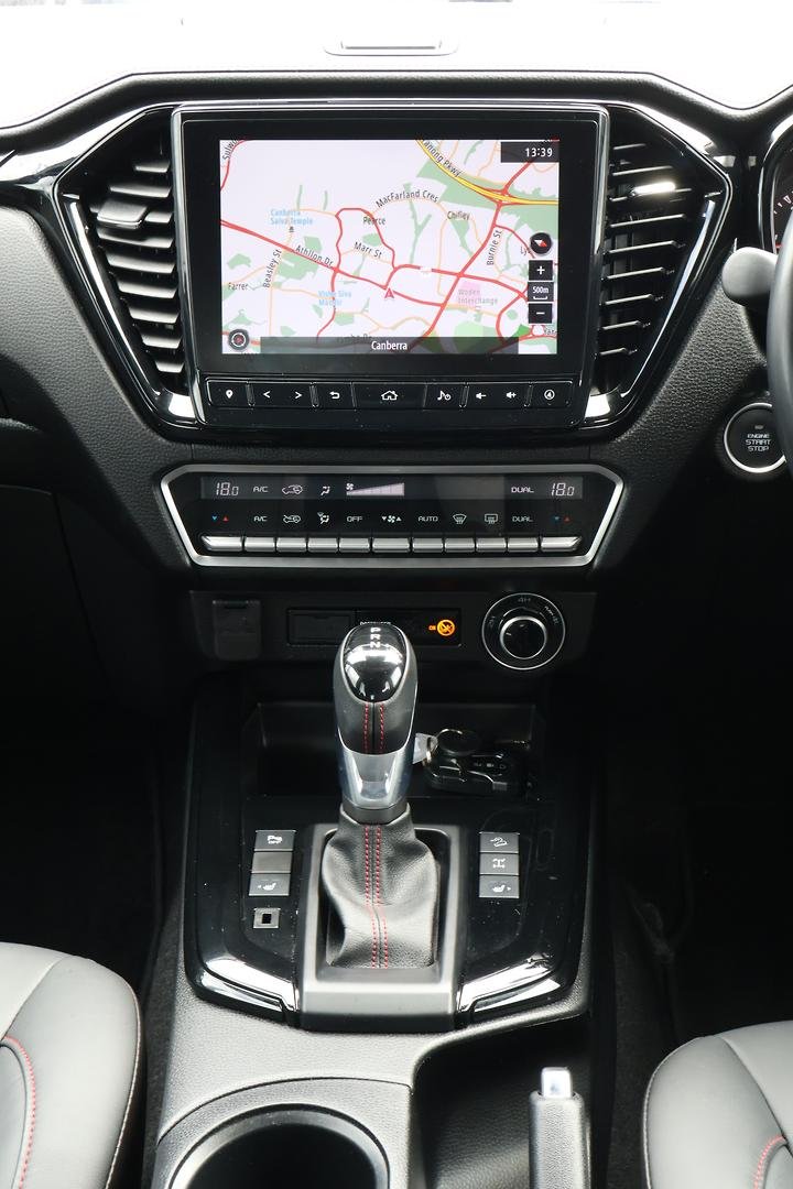 2022 Isuzu D-MAX X-TERRAIN MY23 4X4 Dual Range image 17