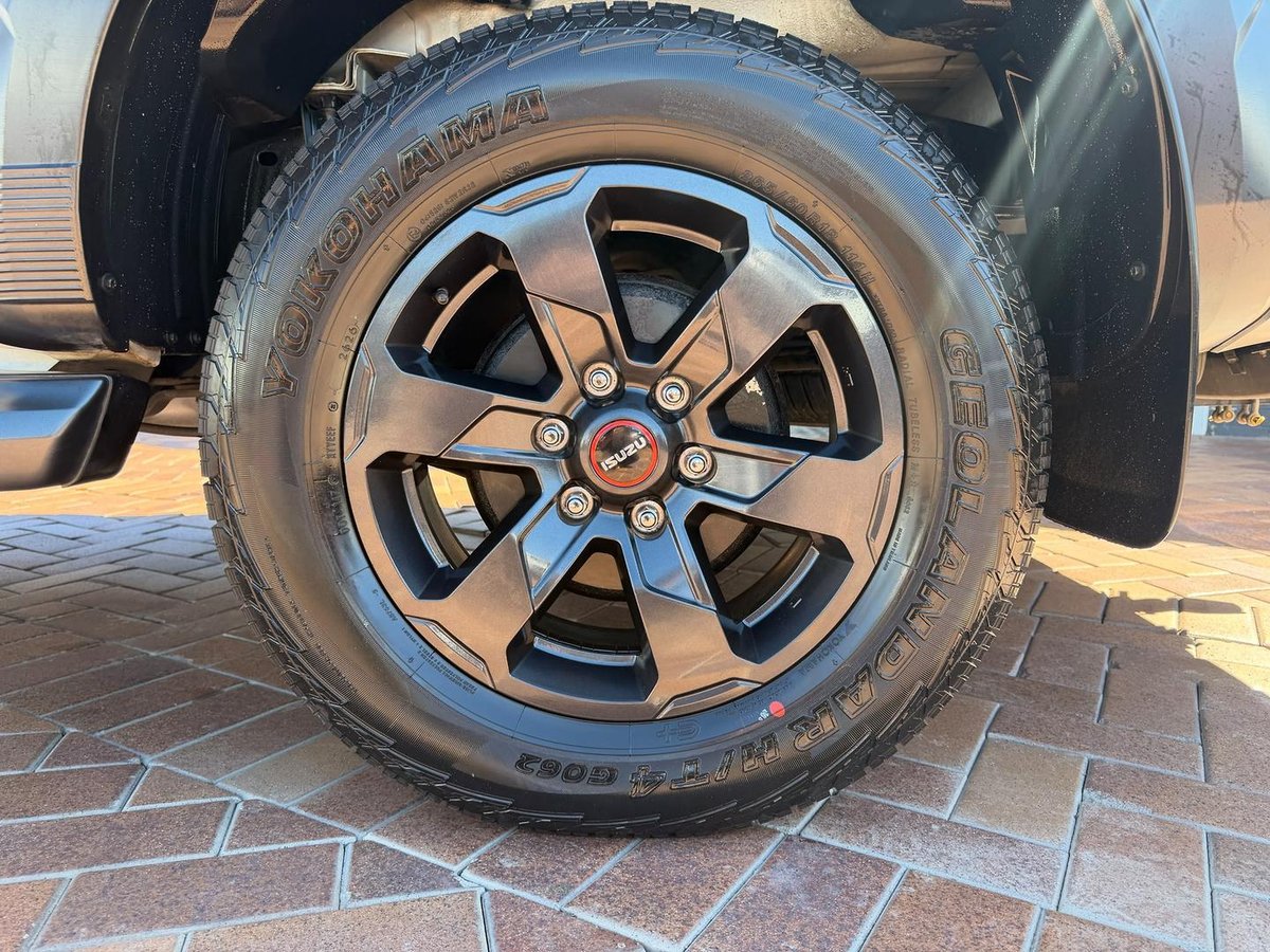 2024 Isuzu D-MAX X-TERRAIN MY24 4X4 Dual Range image 24