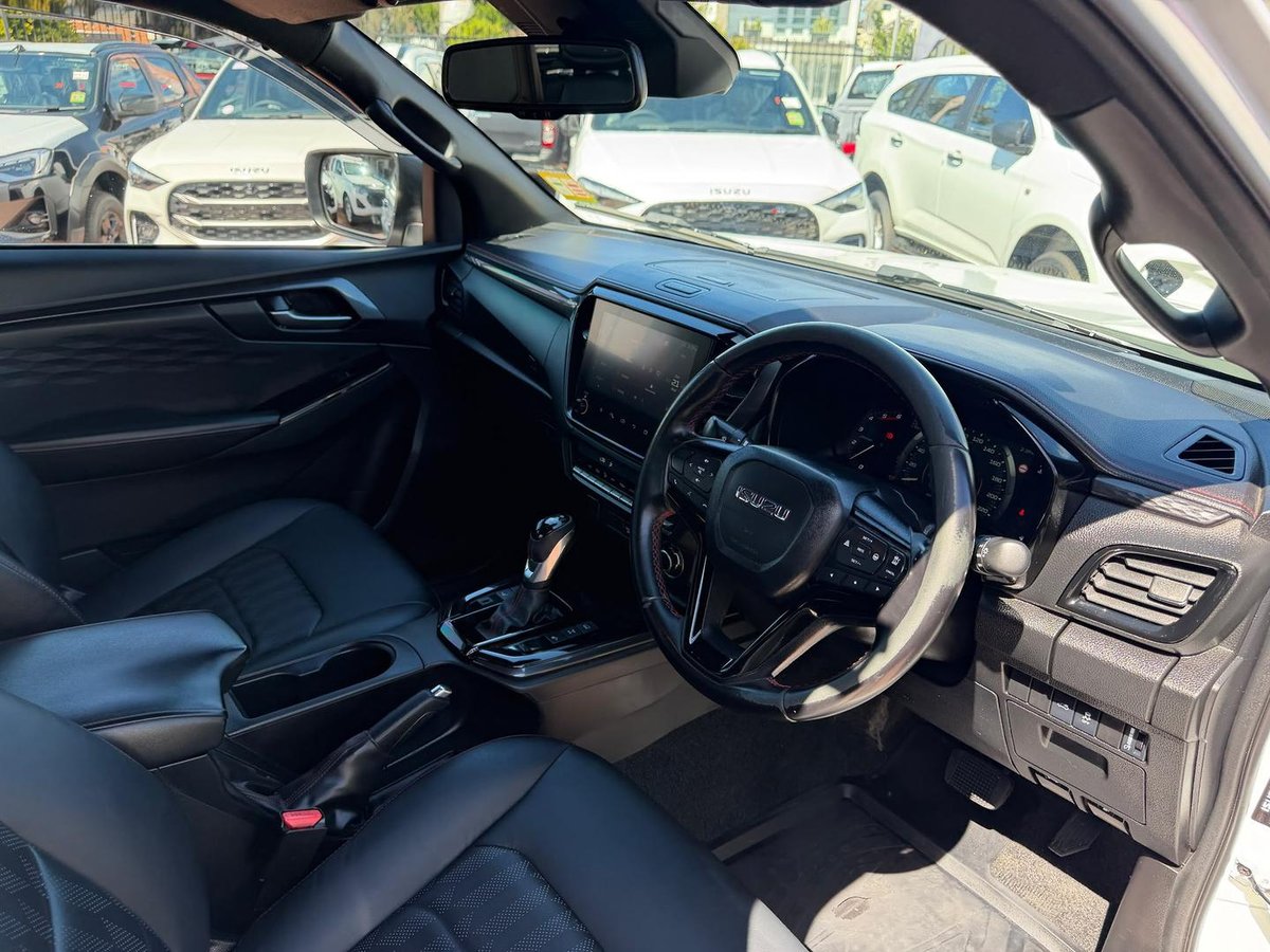 2024 Isuzu D-MAX X-TERRAIN MY24 4X4 Dual Range image 38