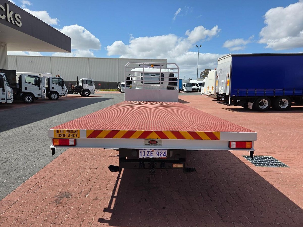 2014 Isuzu Frr600 6 Ton Tray image 7