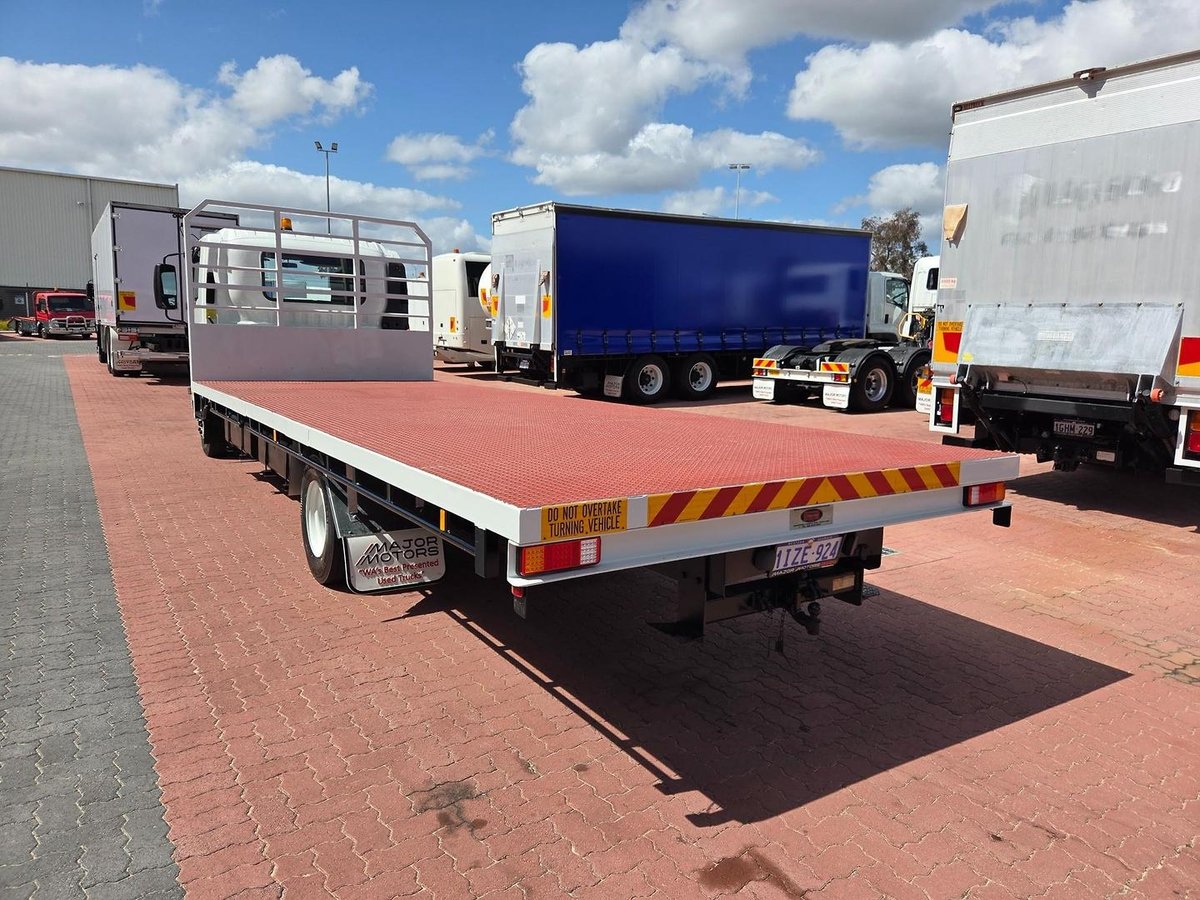 2014 Isuzu Frr600 6 Ton Tray image 6