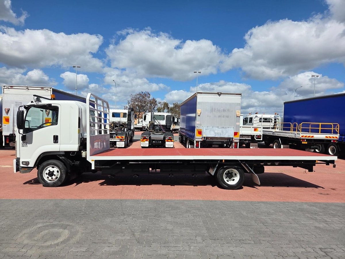2014 Isuzu Frr600 6 Ton Tray image 8