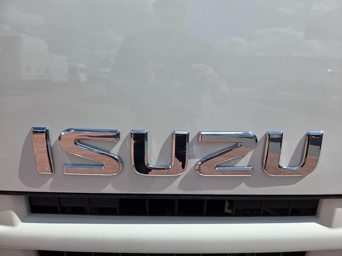 2014 Isuzu Frr600 6 Ton Tray image 2