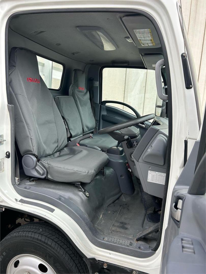 2019 Isuzu N Series NNR 45-150 image 24