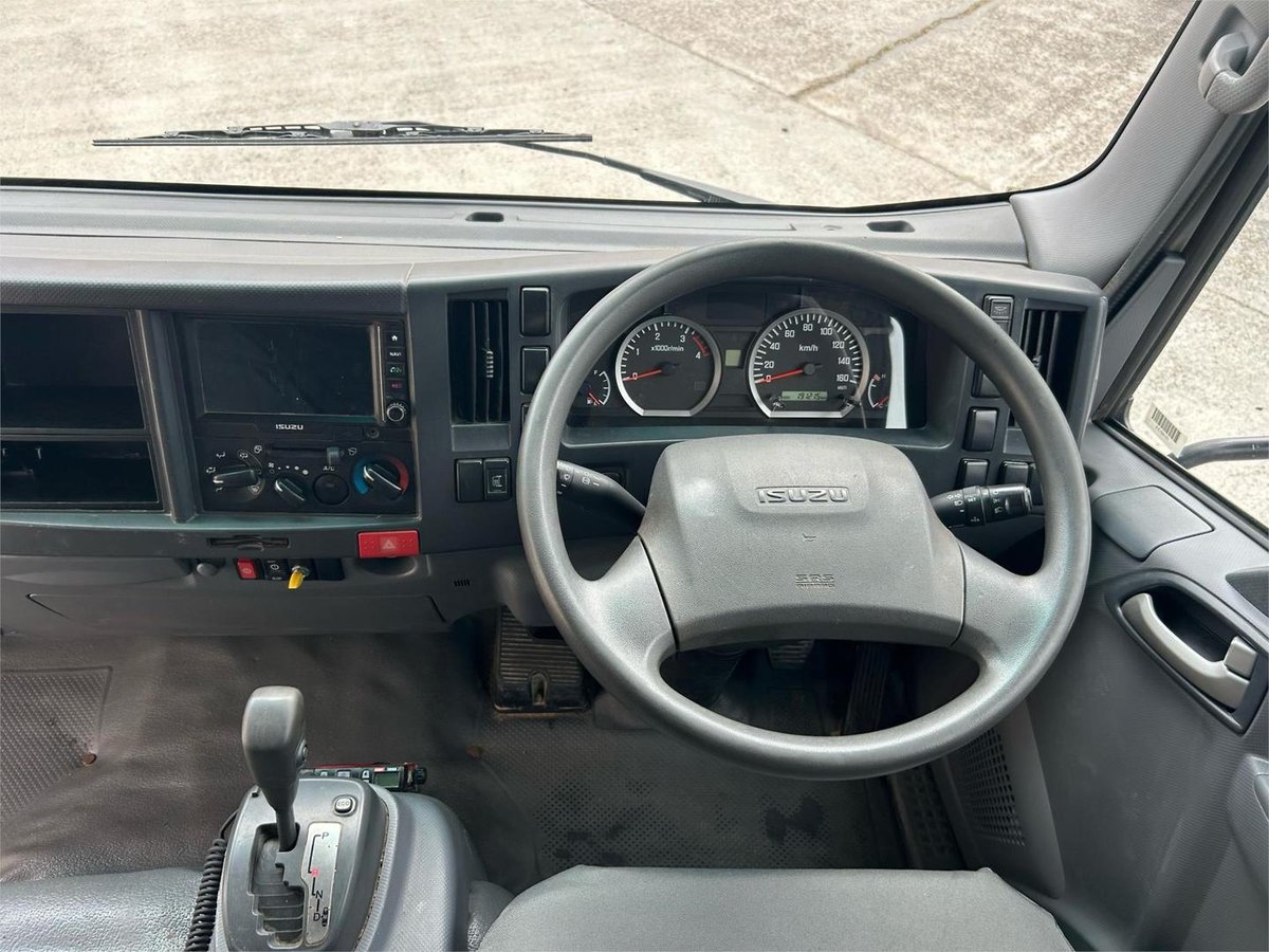 2019 Isuzu N Series NNR 45-150 image 25