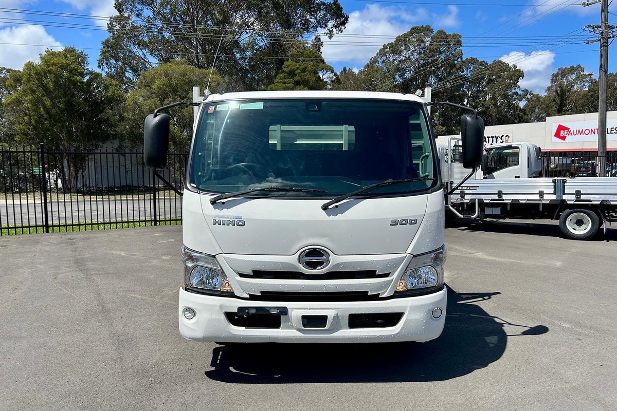 2020 Hino 300 Series 616 image 10