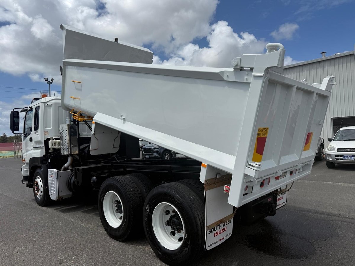 2017 Isuzu Giga CXZ 455 Premium image 11