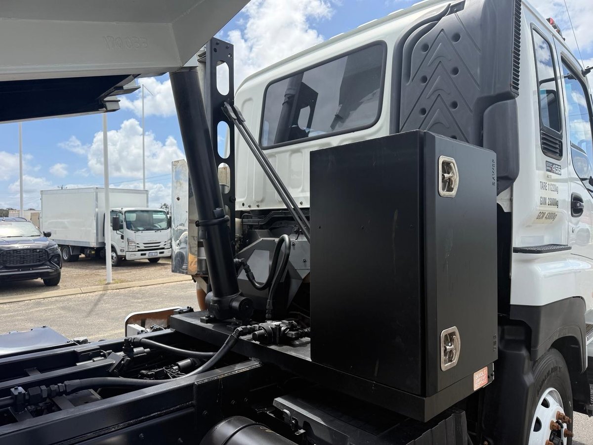2017 Isuzu Giga CXZ 455 Premium image 14