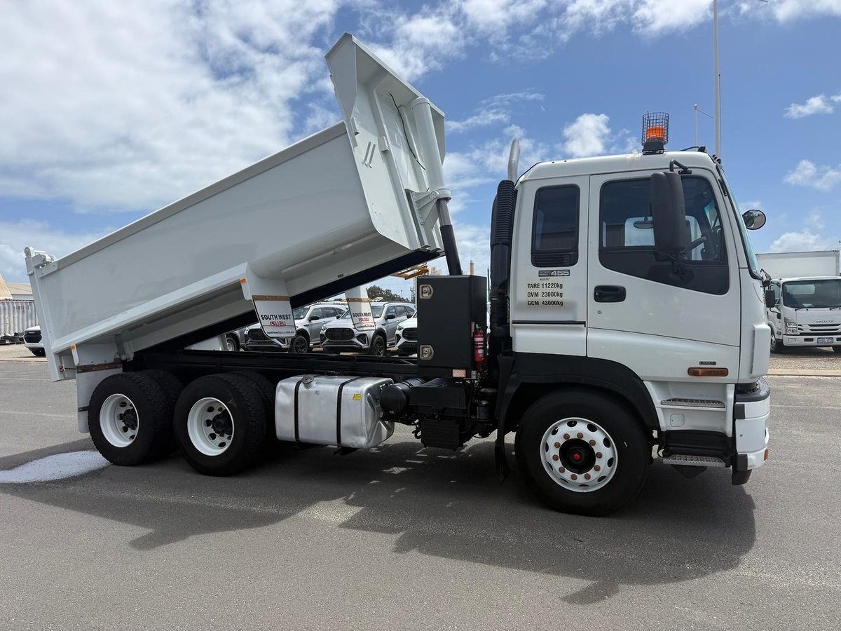 2017 Isuzu Giga CXZ 455 Premium image 9