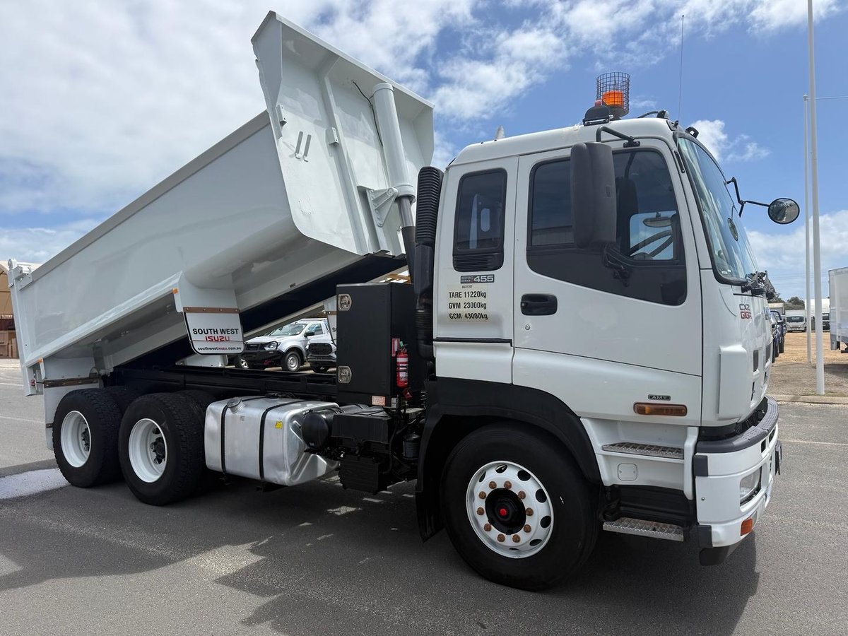 2017 Isuzu Giga CXZ 455 Premium image 8