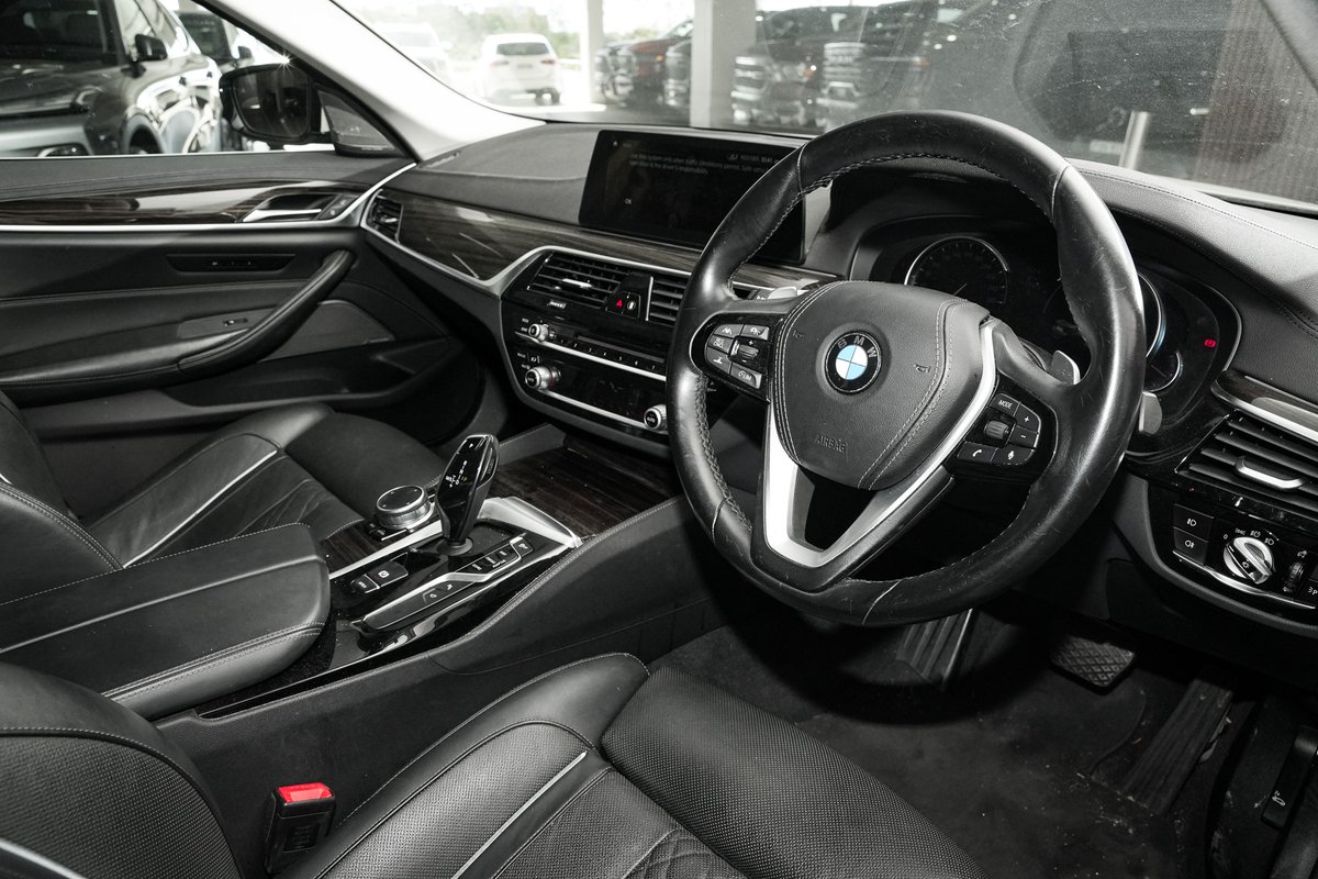 2018 BMW 5 Series 530d Luxury Line G30 image 7