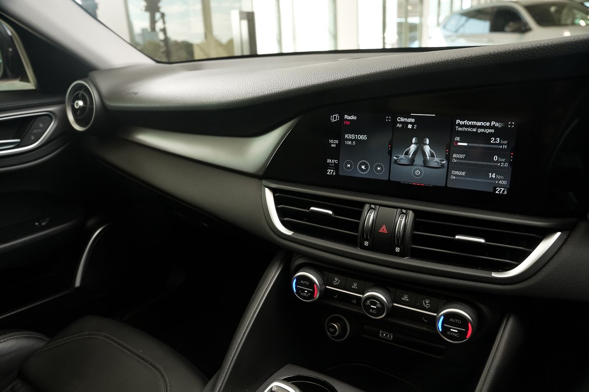 2021 Alfa Romeo Giulia Sport Series 2 image 15