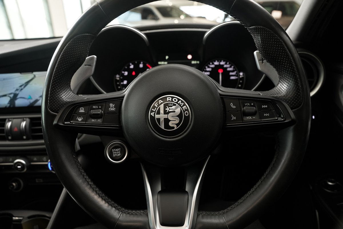 2021 Alfa Romeo Giulia Sport Series 2 image 22