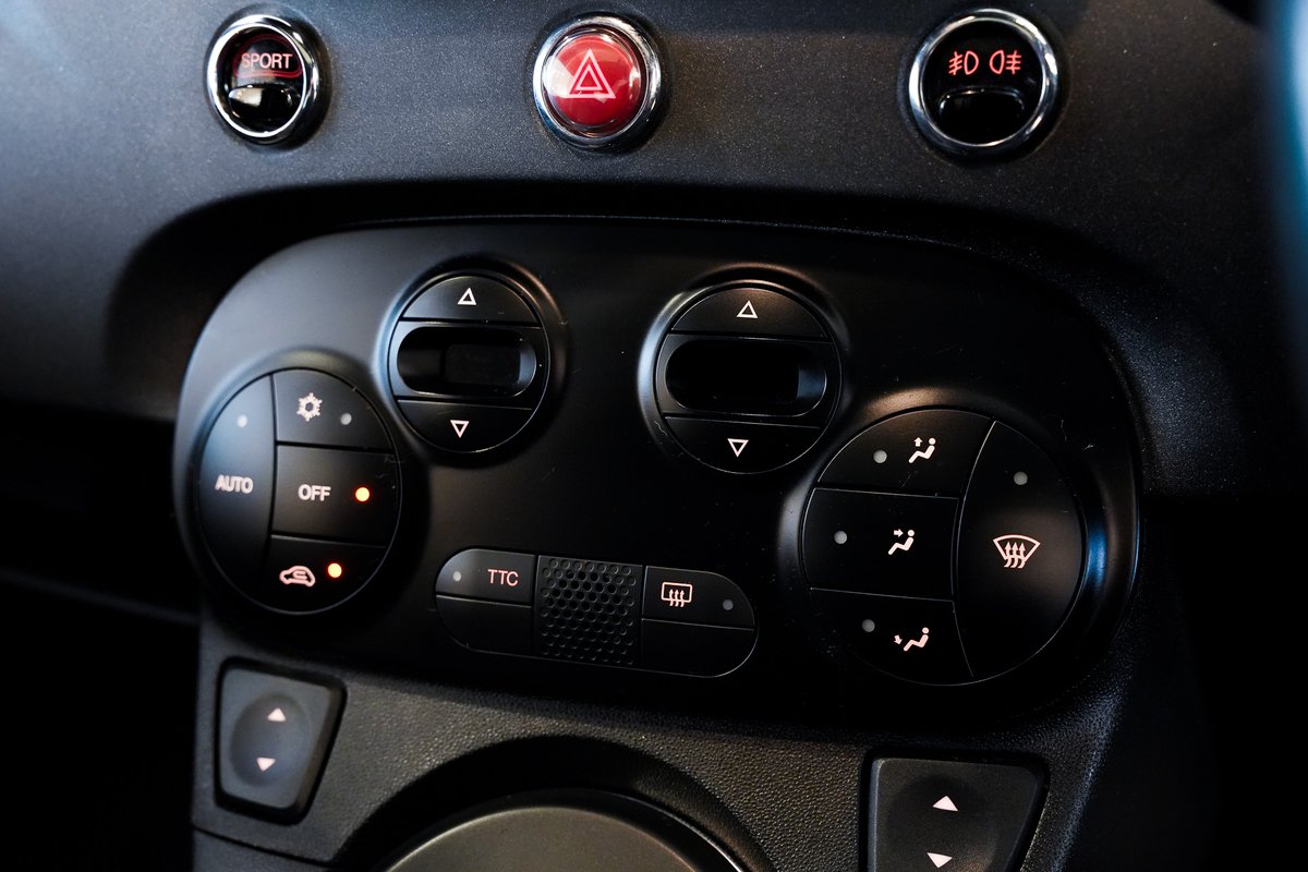 2015 Abarth 595 Competizione Series 3 image 17