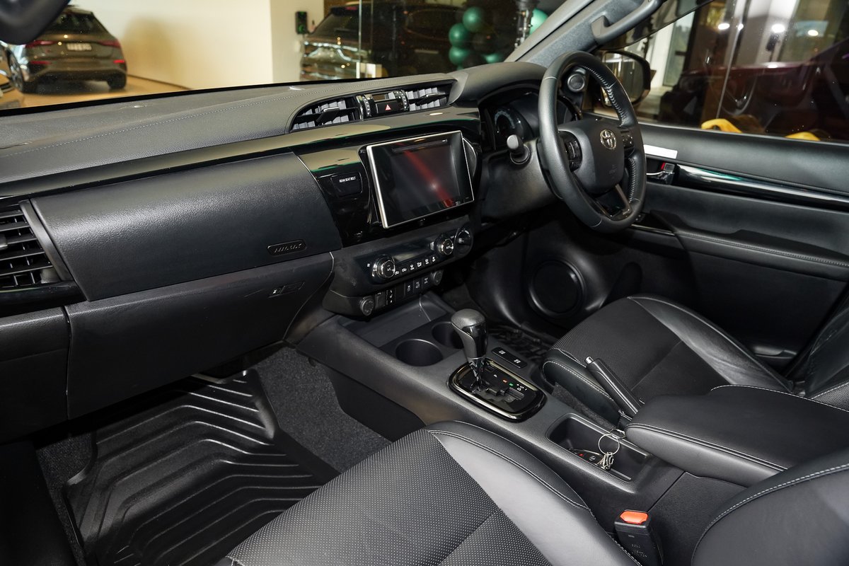 2019 Toyota Hilux Rugged X GUN126R 4X4 Dual Range image 11