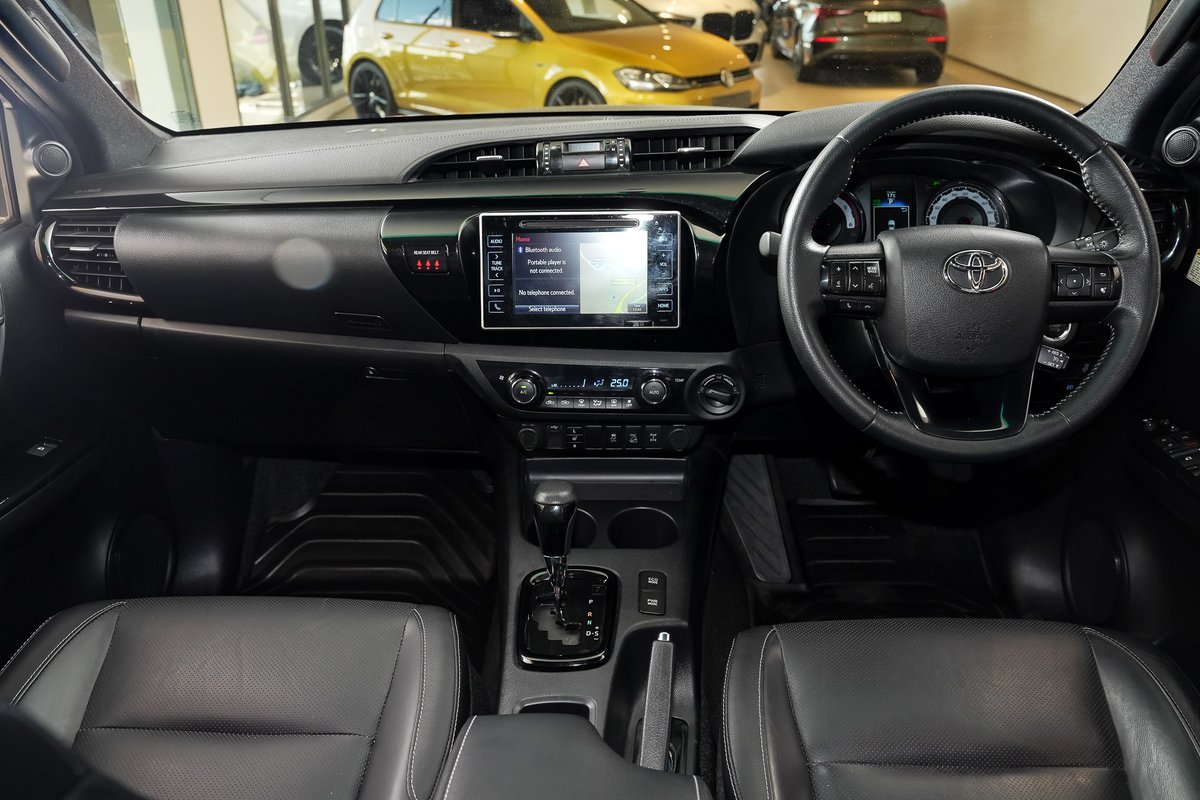 2019 Toyota Hilux Rugged X GUN126R 4X4 Dual Range image 7