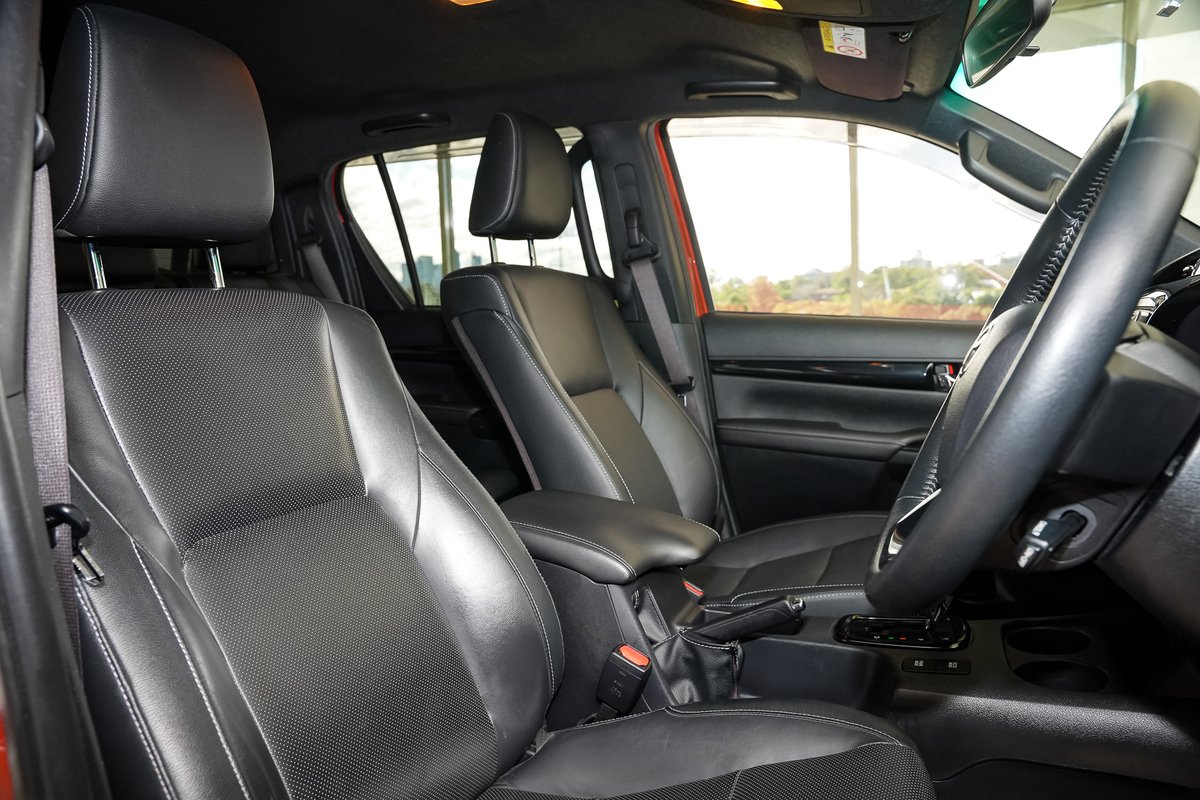 2019 Toyota Hilux Rugged X GUN126R 4X4 Dual Range image 10