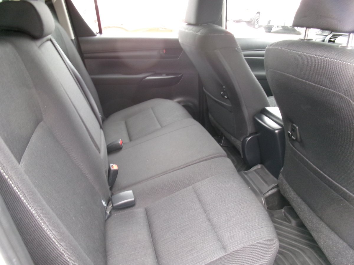2020 Toyota Hilux 4x4 SR image 18