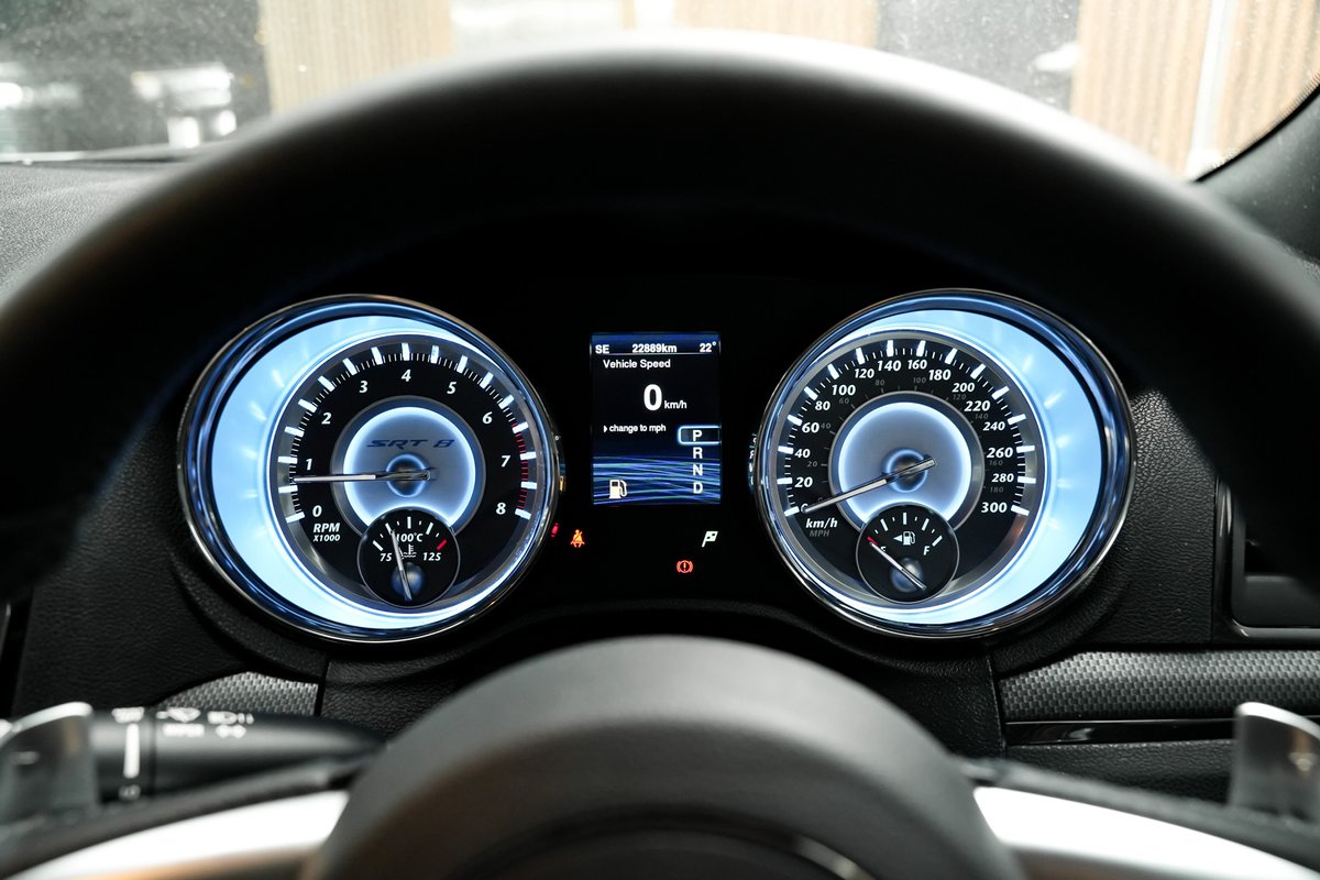 2015 Chrysler 300 SRT-8 LX MY14 image 12