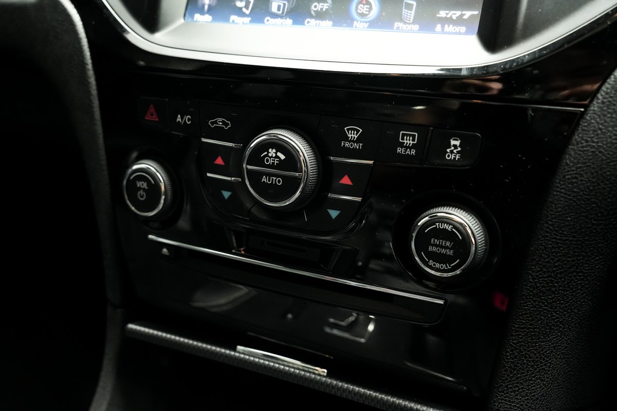 2015 Chrysler 300 SRT-8 LX MY14 image 16