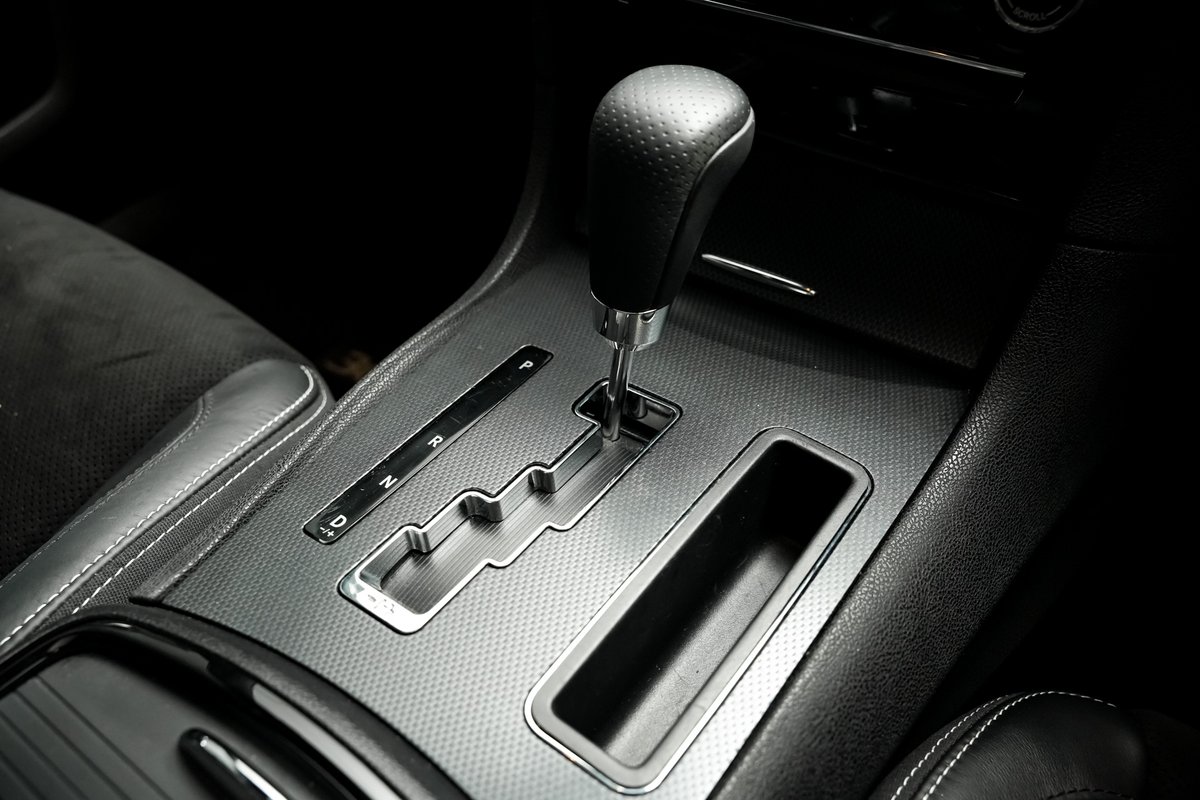 2015 Chrysler 300 SRT-8 LX MY14 image 17
