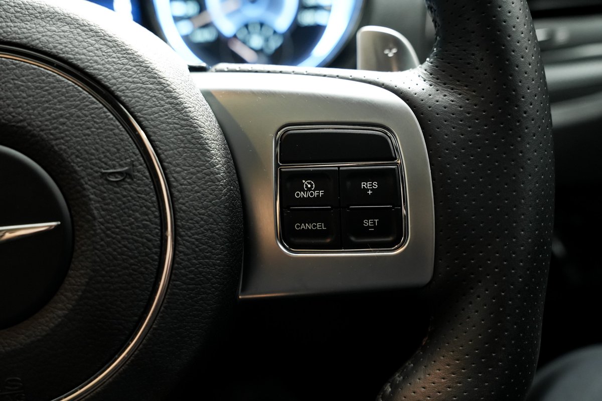 2015 Chrysler 300 SRT-8 LX MY14 image 20