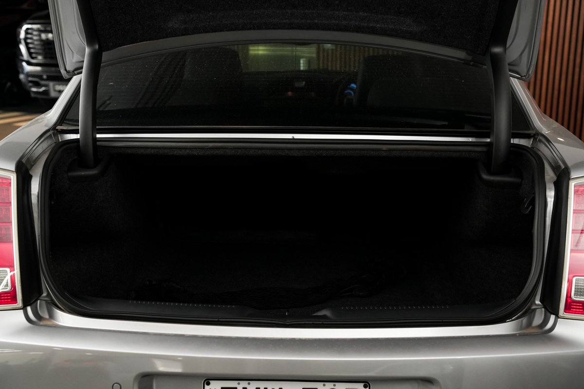 2015 Chrysler 300 SRT-8 LX MY14 image 26