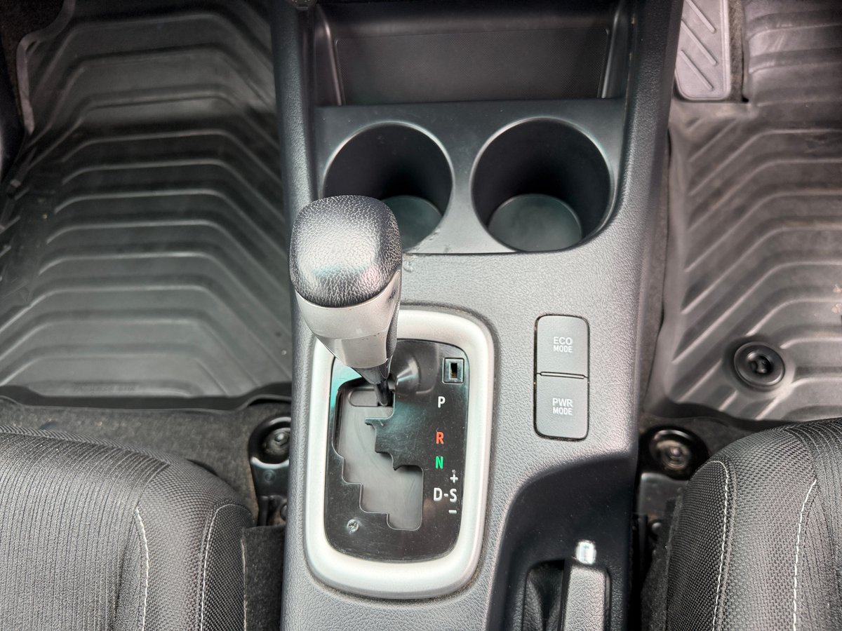 2019 Toyota Hilux 4x4 SR5 image 15