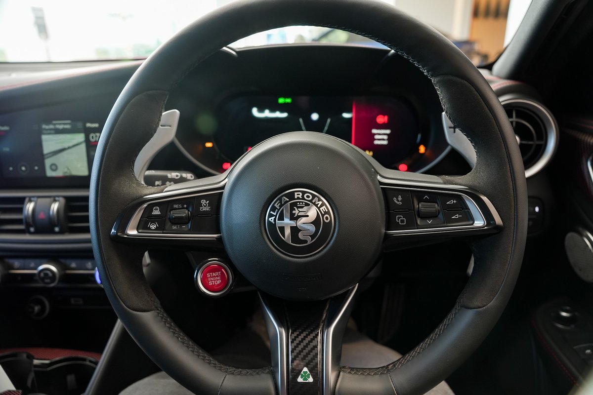2024 Alfa Romeo Giulia Quadrifoglio Super Sport Series 5 image 17
