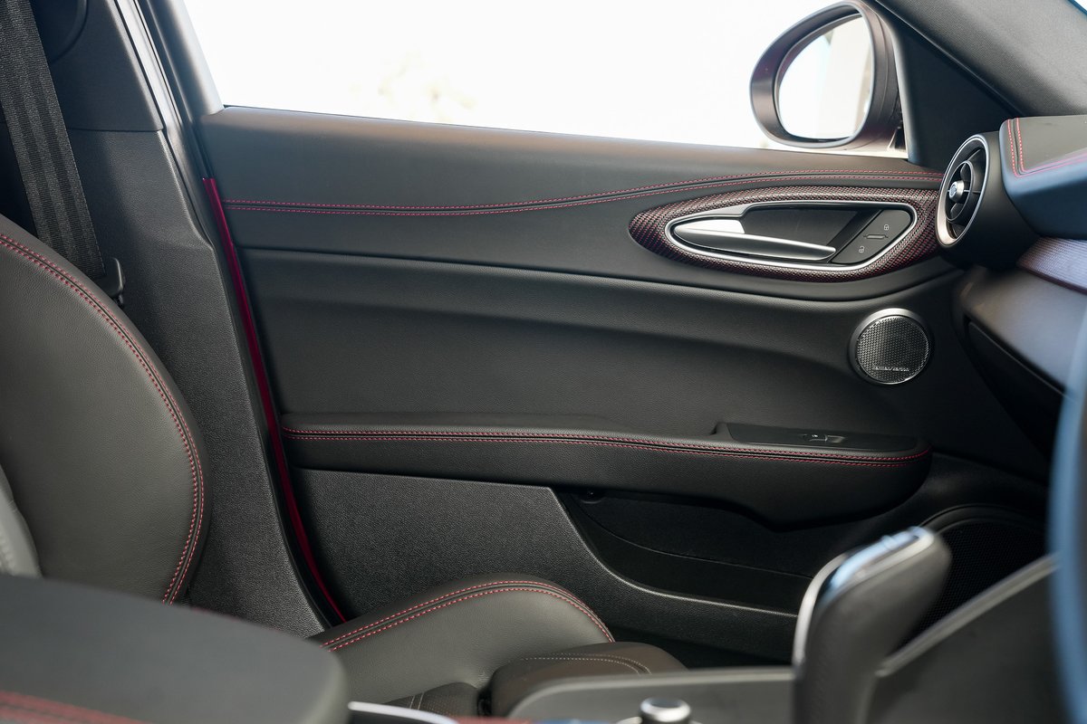 2024 Alfa Romeo Giulia Quadrifoglio Super Sport Series 5 image 7