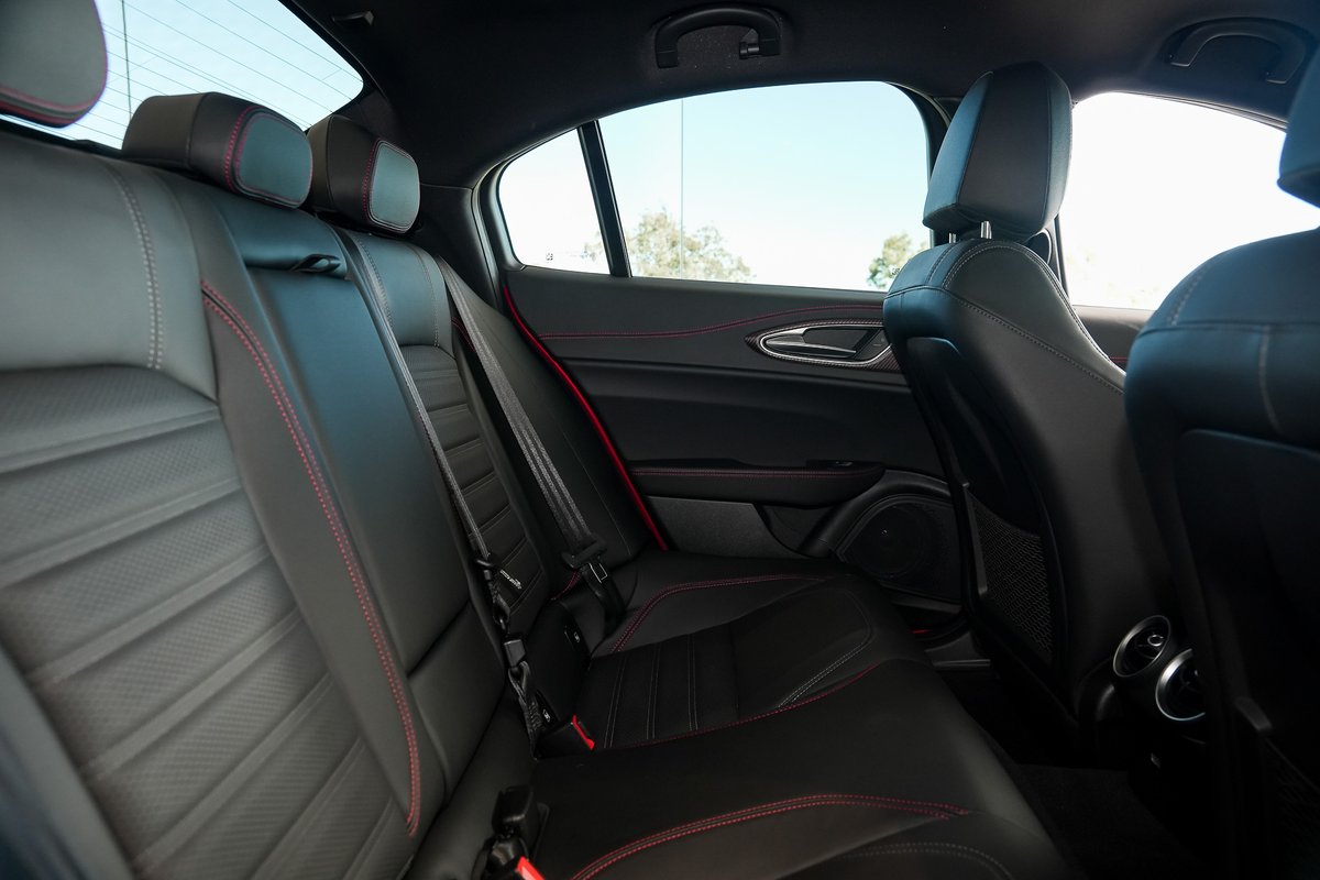 2024 Alfa Romeo Giulia Quadrifoglio Super Sport Series 5 image 10