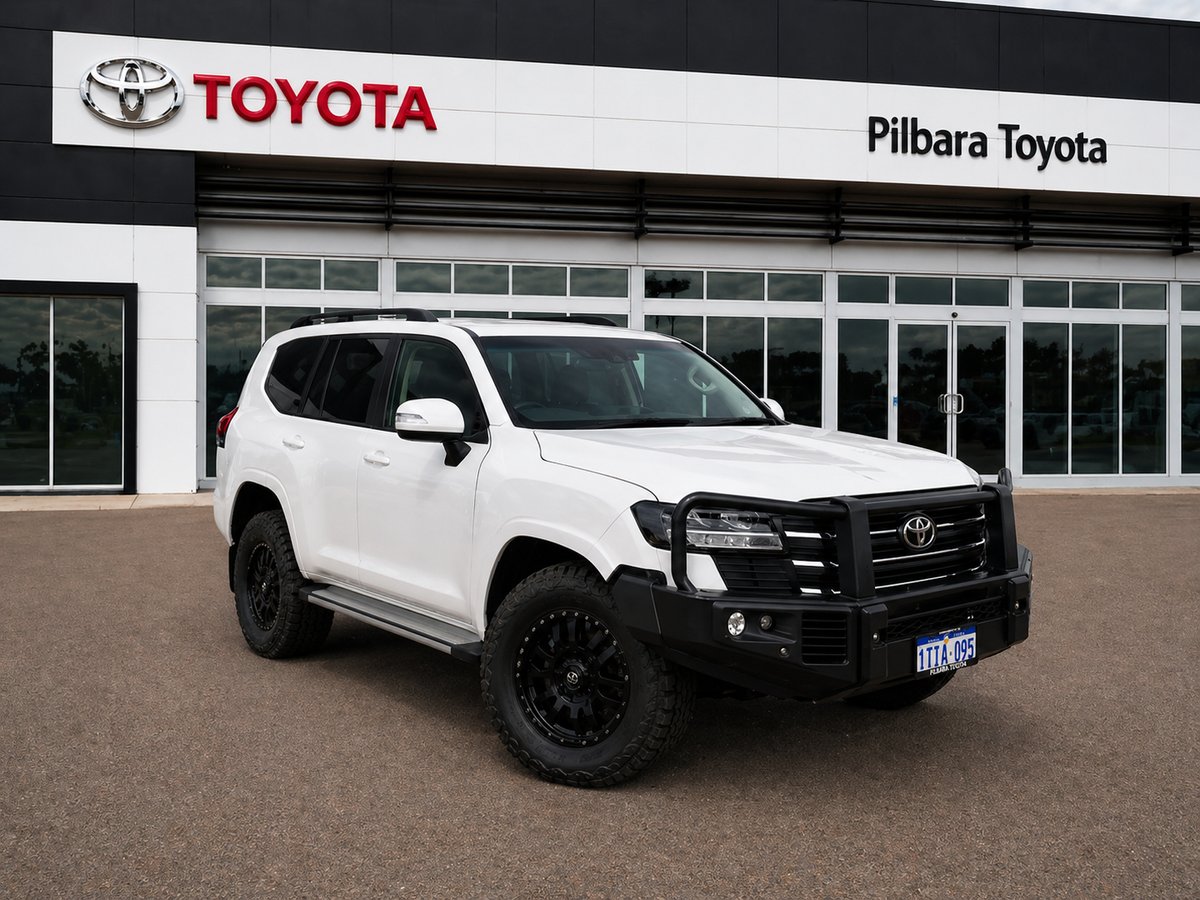 2024 Toyota LANDCRUISER GXL White