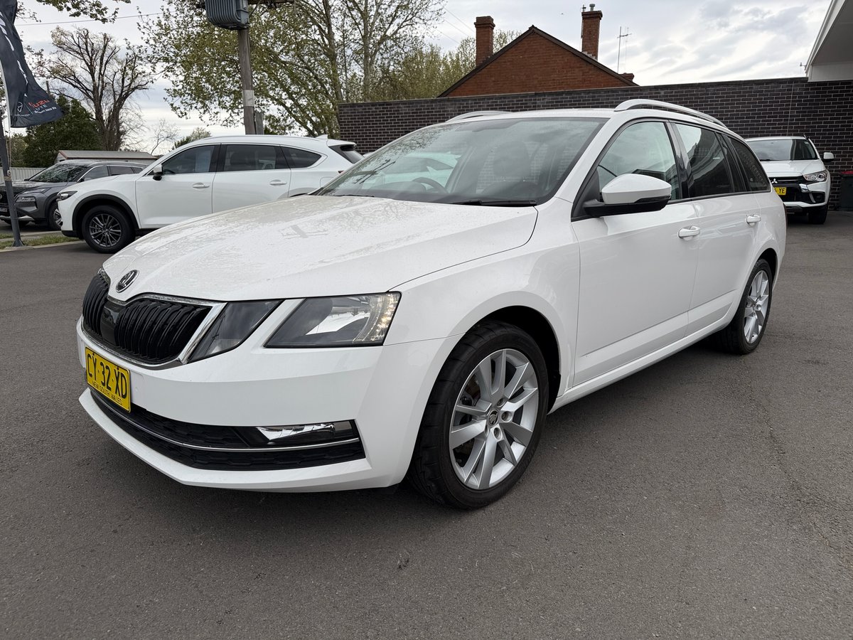 2020 SKODA OCTAVIA 110 TSI BASE NE MY20 image 4