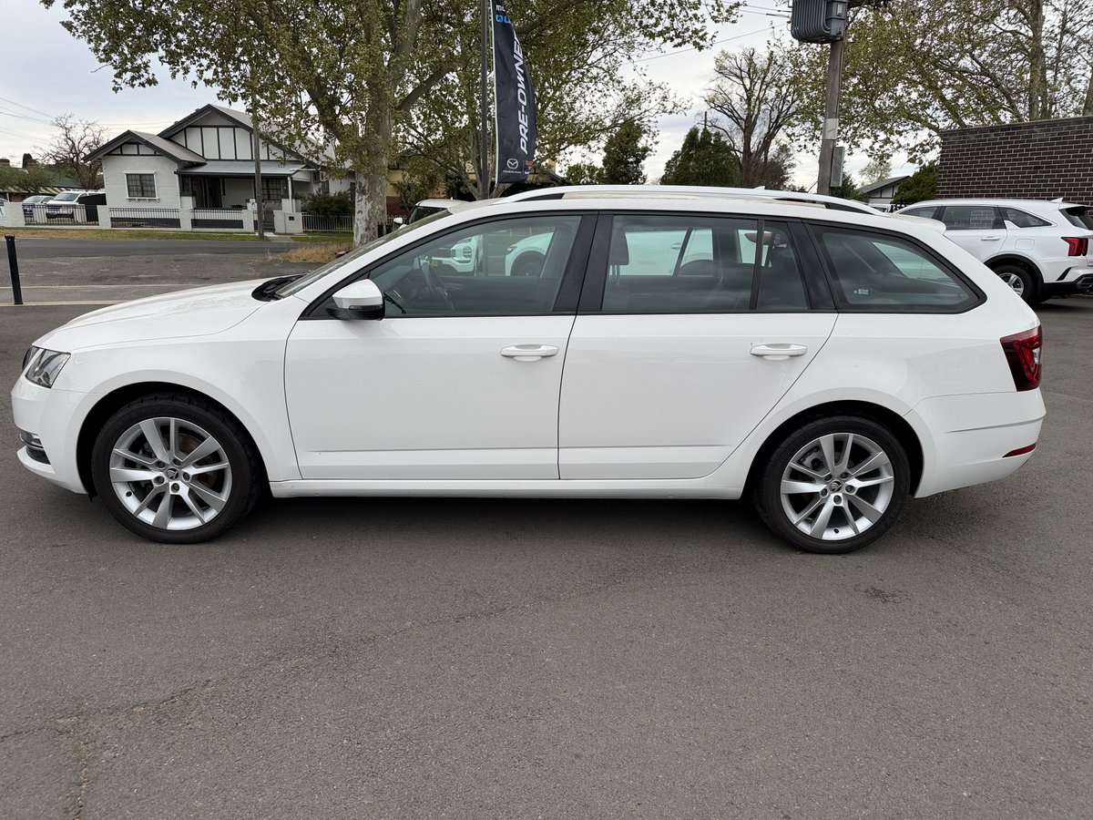 2020 SKODA OCTAVIA 110 TSI BASE NE MY20 image 5