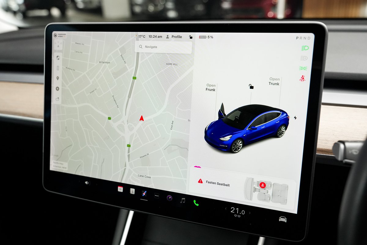 2020 Tesla Model 3 Long Range AWD image 13