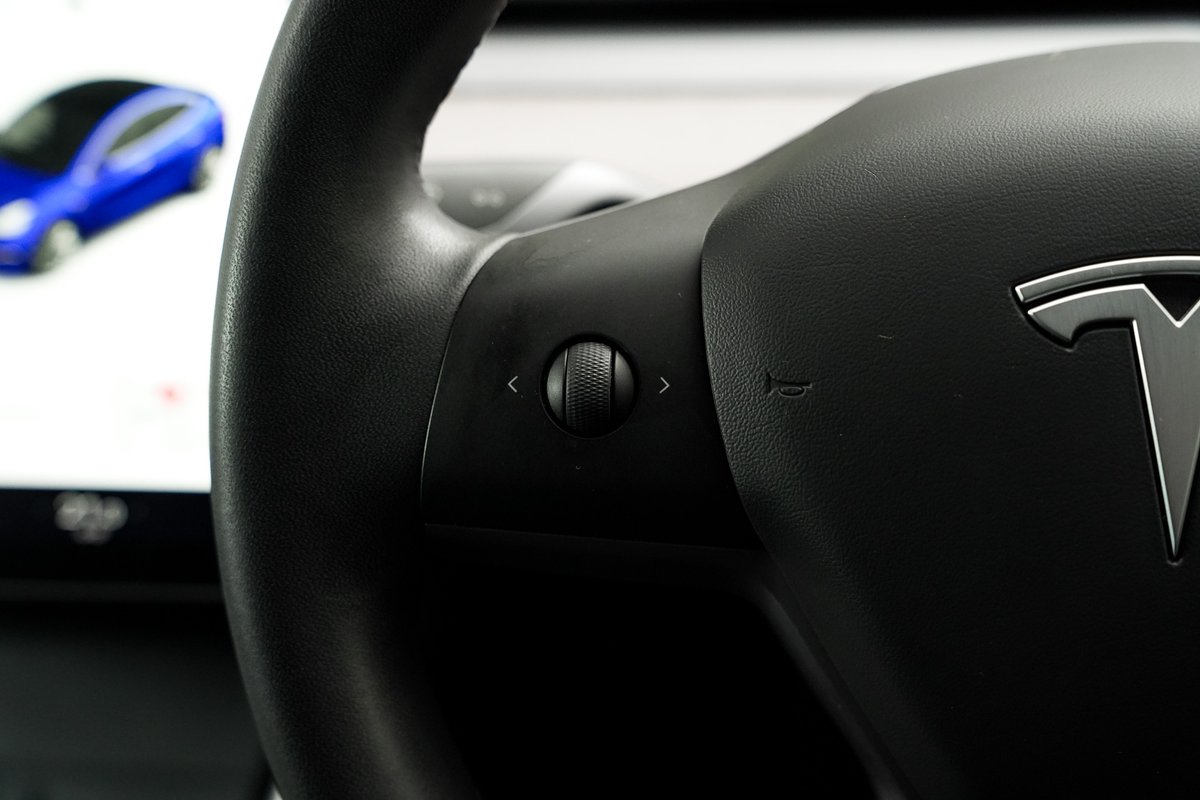 2020 Tesla Model 3 Long Range AWD image 18