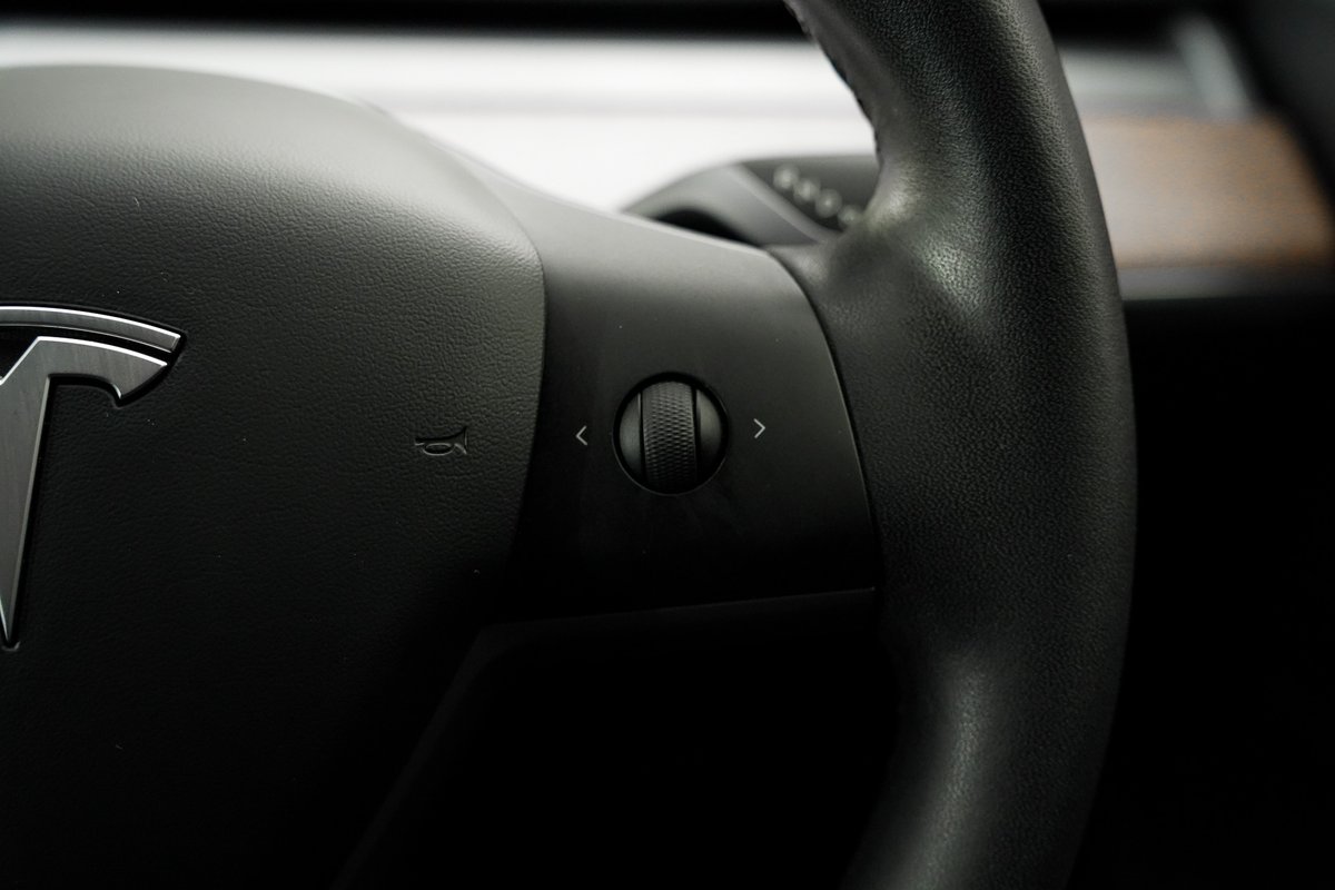 2020 Tesla Model 3 Long Range AWD image 19
