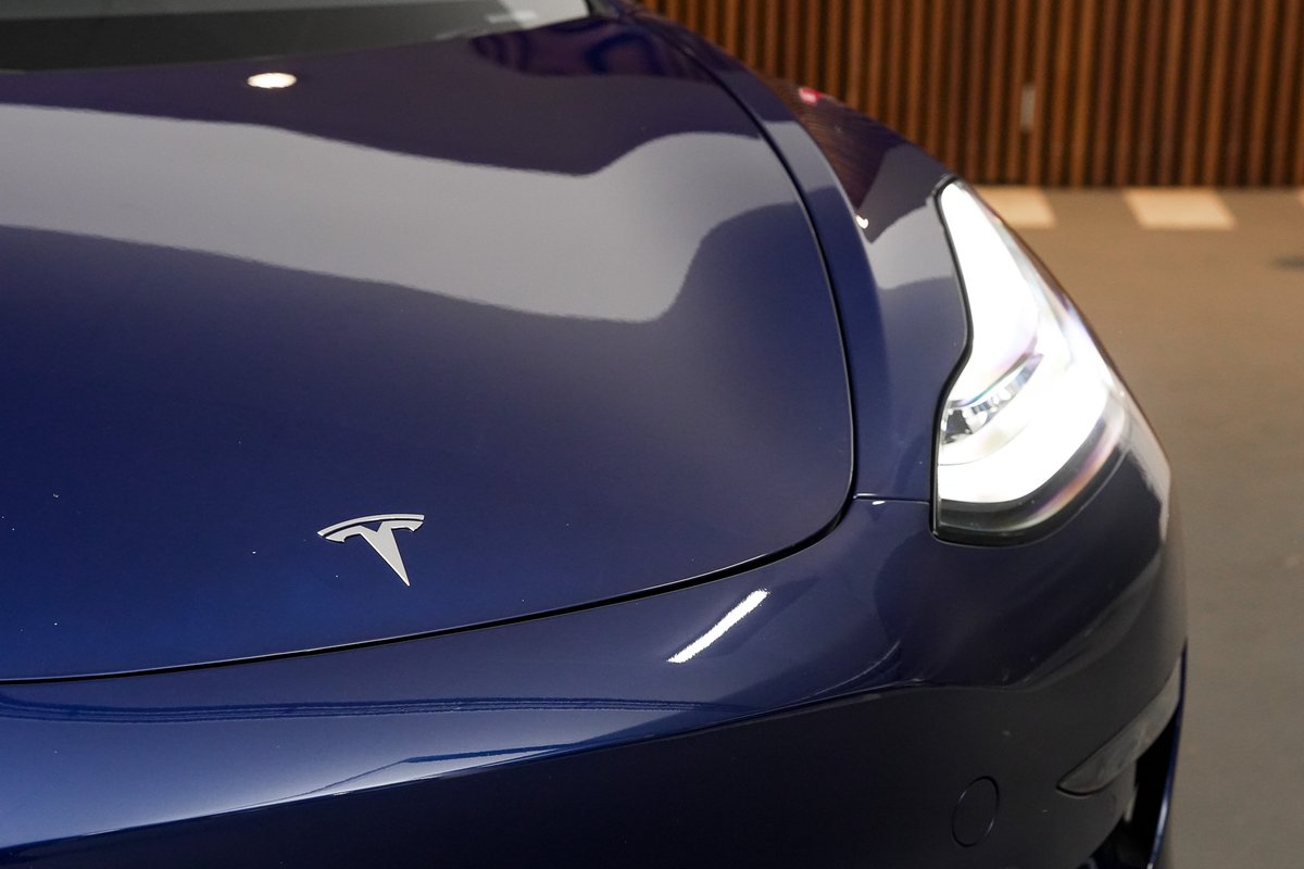 2020 Tesla Model 3 Long Range AWD image 23