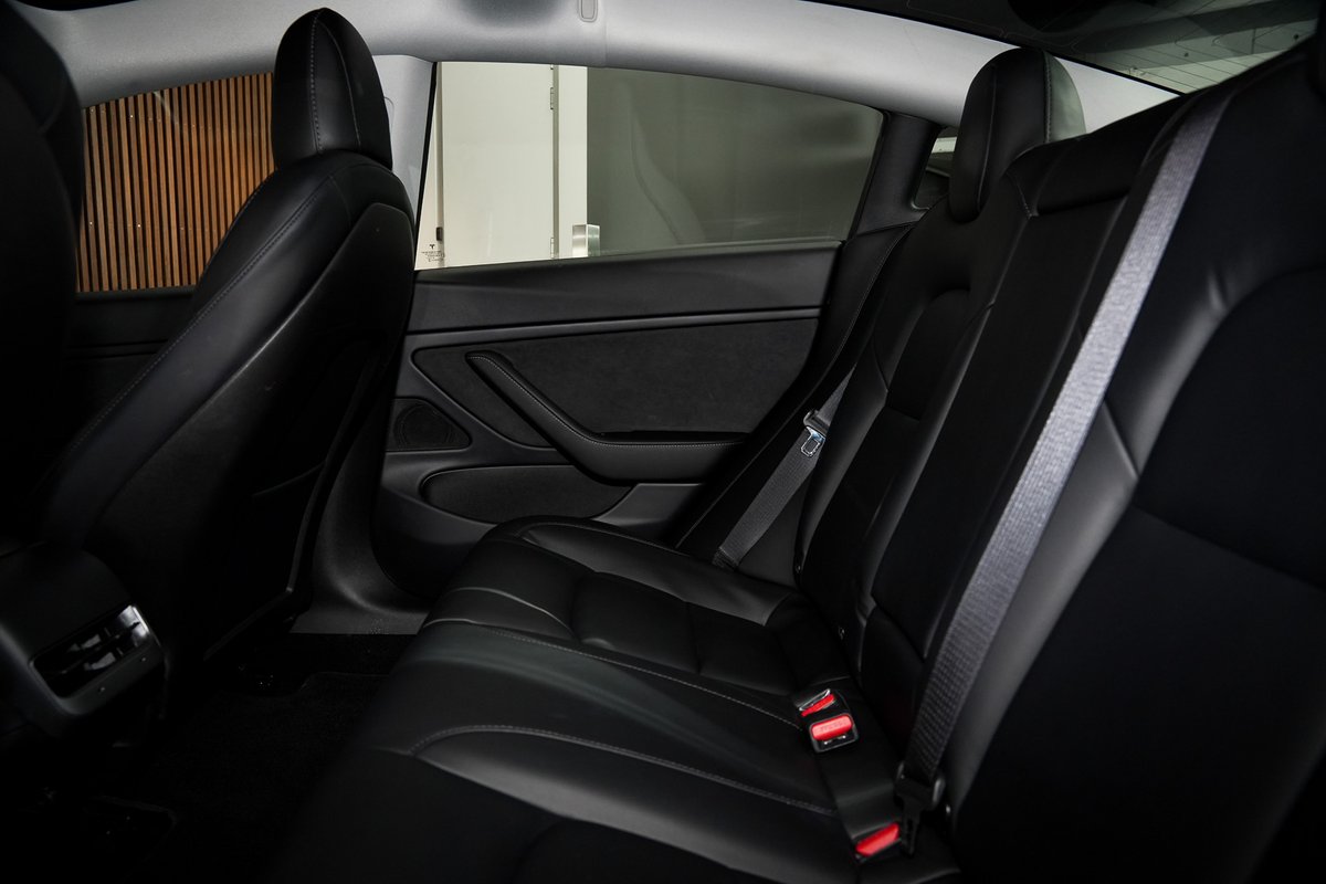 2020 Tesla Model 3 Long Range AWD image 9