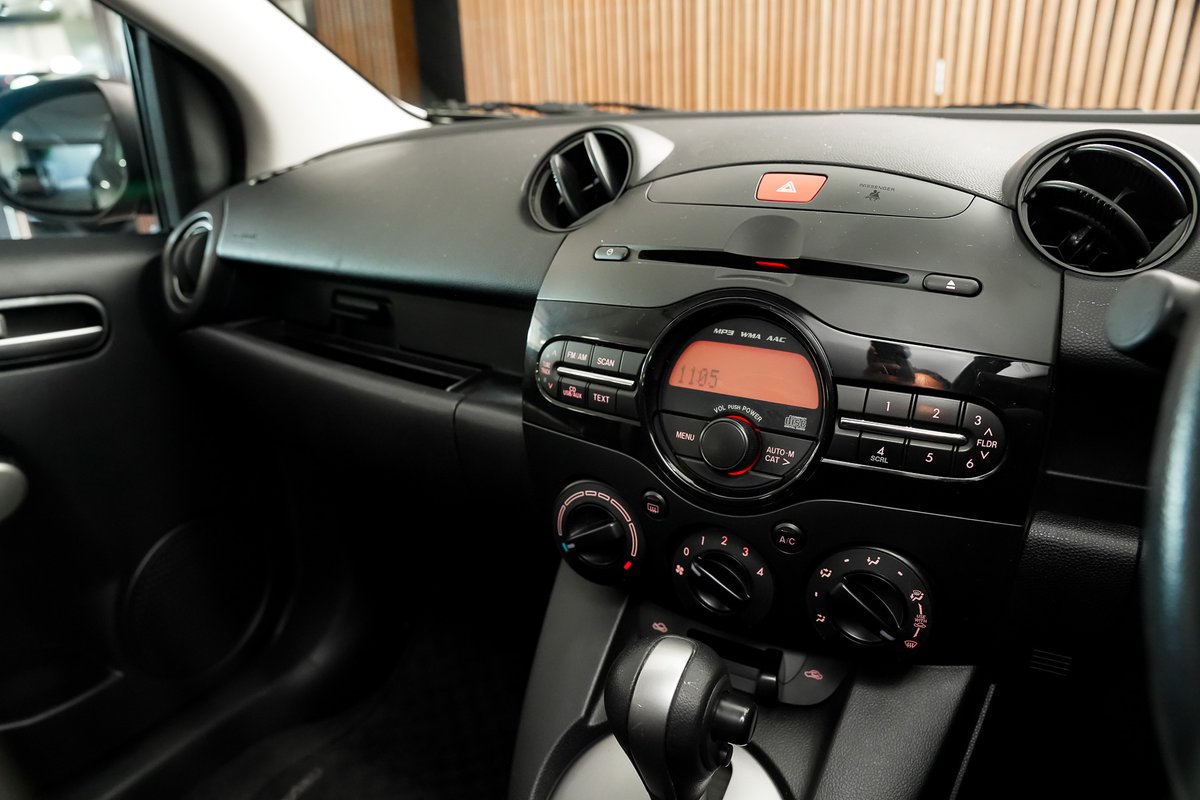2012 Mazda 2 Neo DE Series 2 MY13 image 11