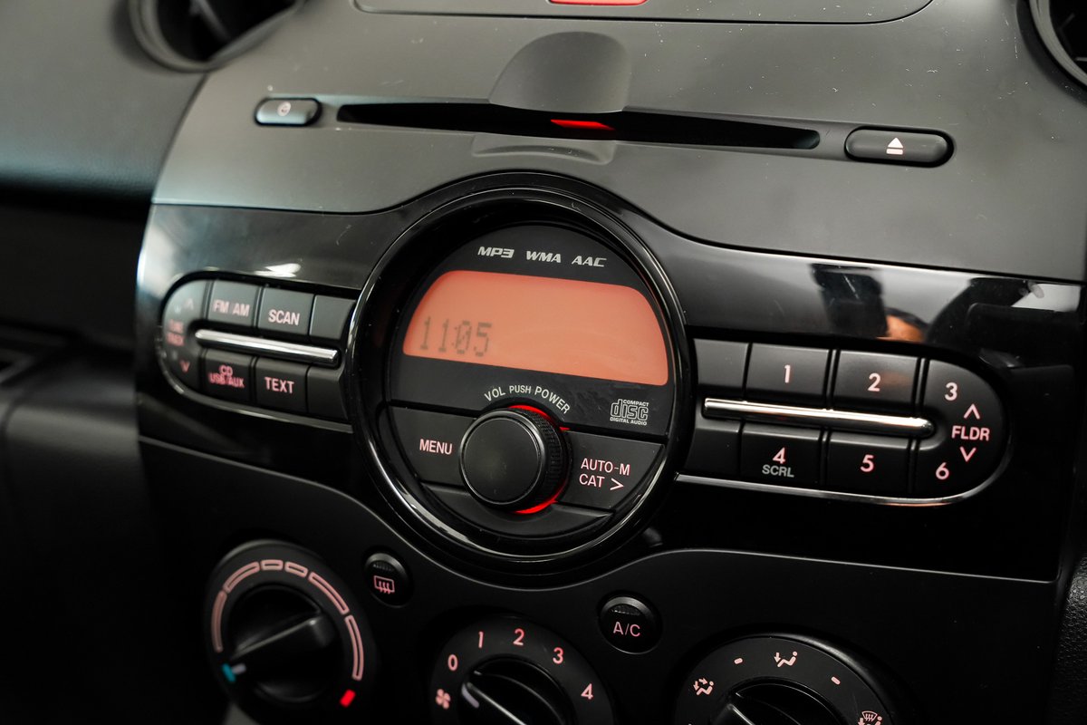 2012 Mazda 2 Neo DE Series 2 MY13 image 12