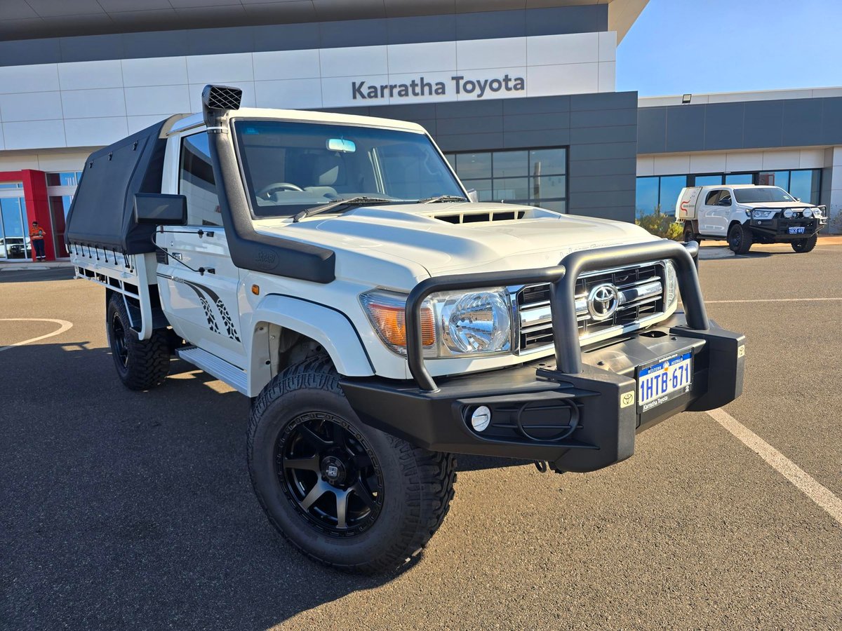 2022 Toyota Landcruiser Military GXL White