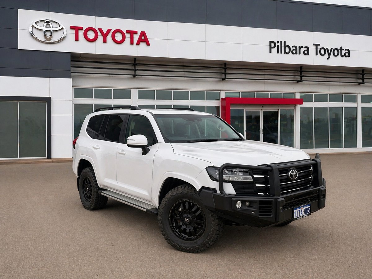 2024 Toyota LANDCRUISER GXL White