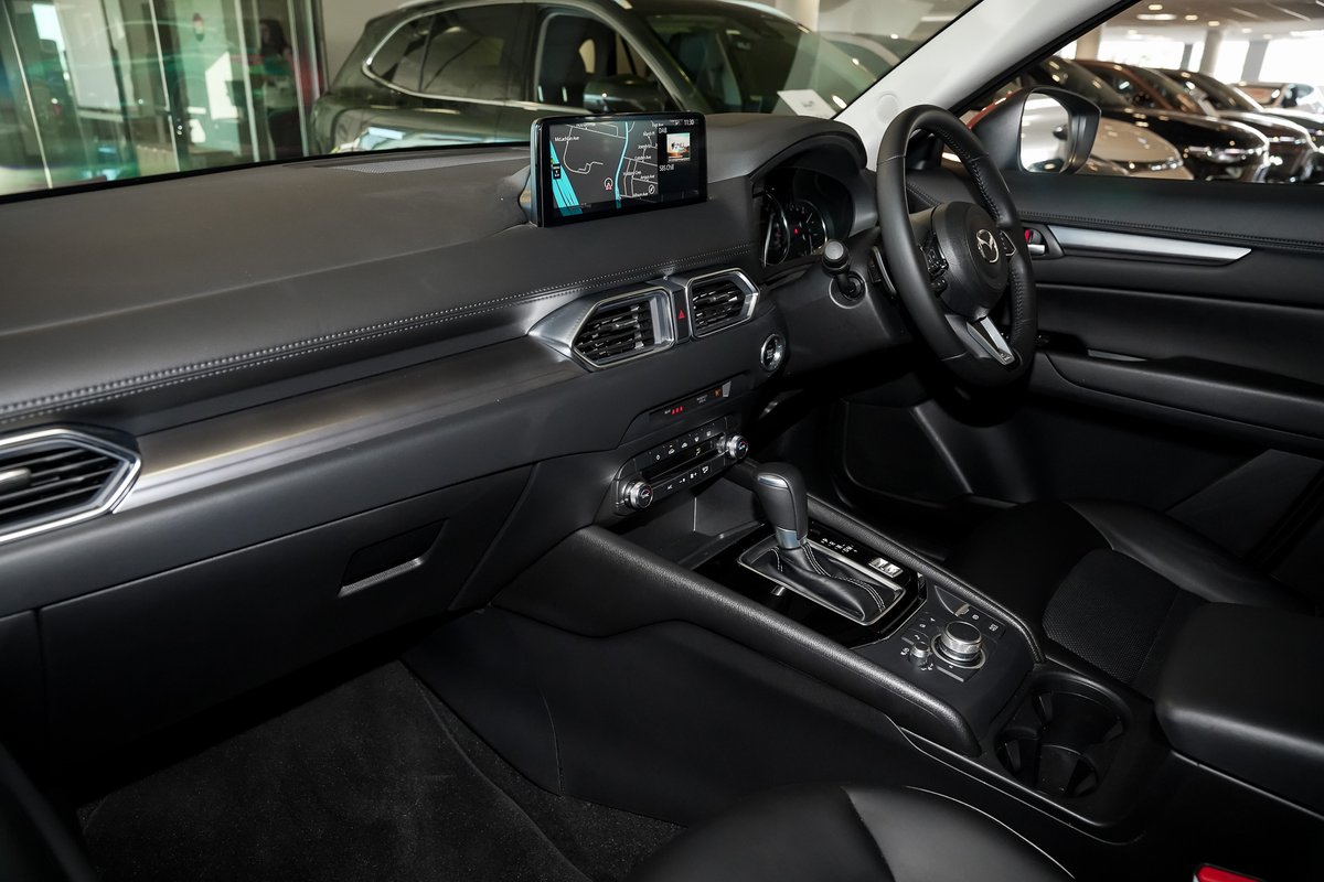 2024 Mazda CX-5 G25 Touring KF Series AWD image 9