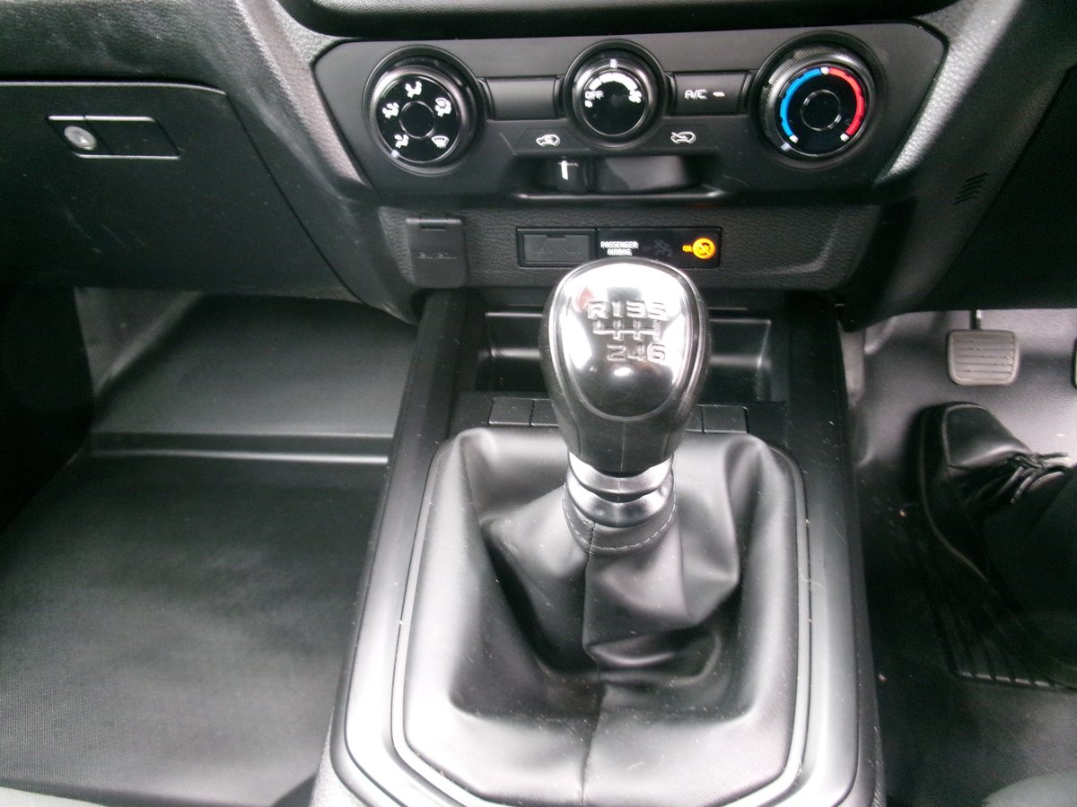 2021 ISUZU D-MAX SX (4x2) RG MY21 image 15