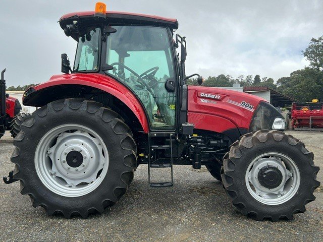 2024 CASE IH FARMALL 90M image 2